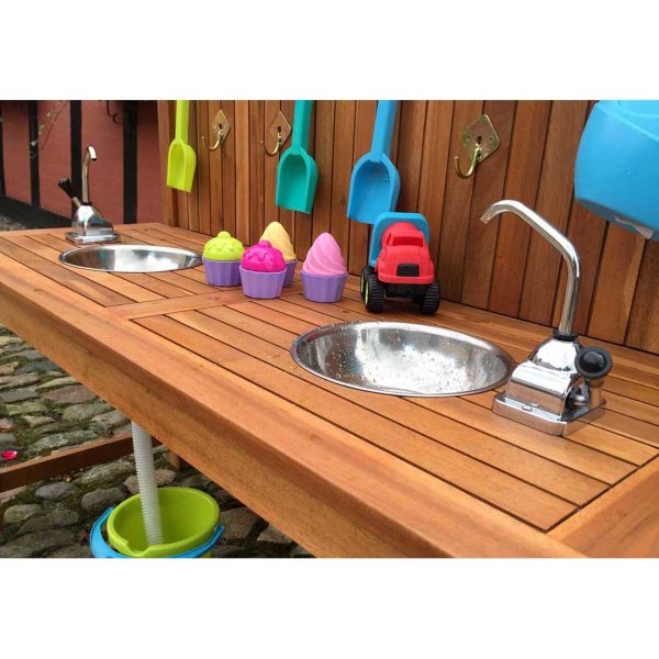 Outdoor Kitchen with 2 Sinks and 2 Pumps