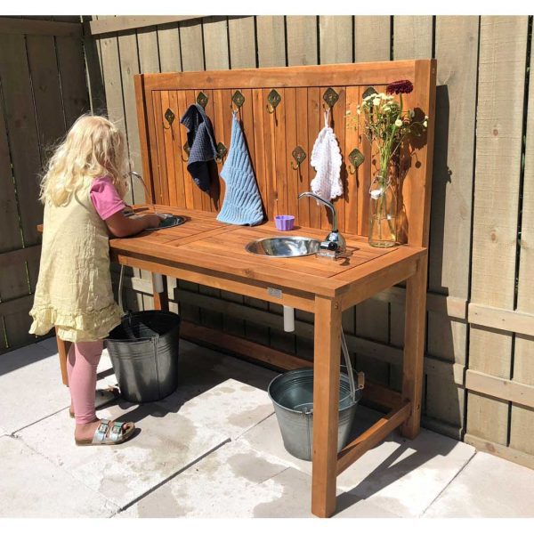 Outdoor Kitchen with 2 Sinks and 2 Pumps