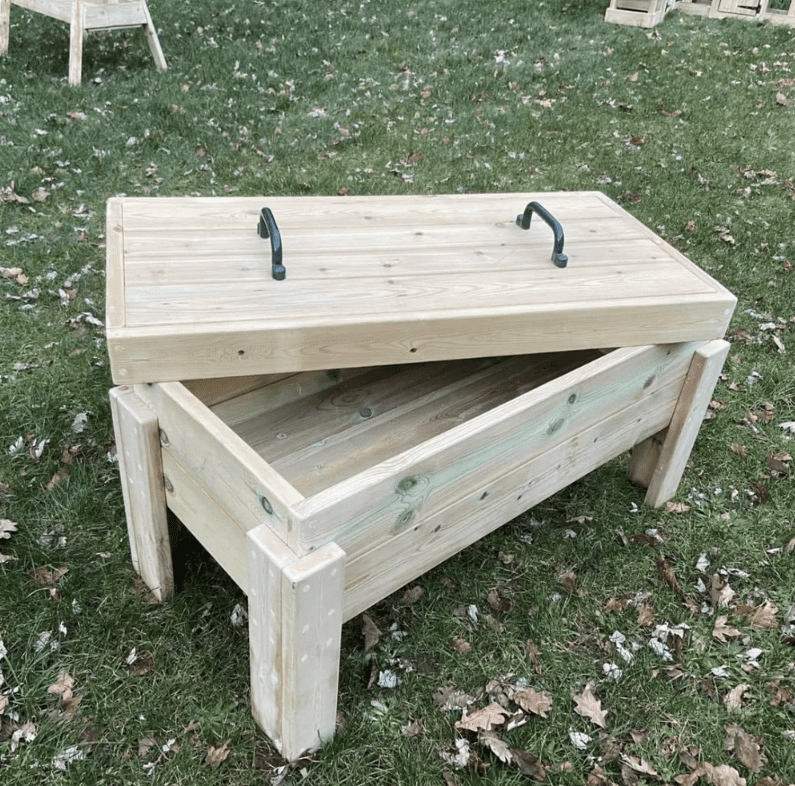 Raised Sandpit with Lid Raised Sandpit with Lid