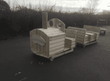 Locomotive train and one carridge Locomotive train and one carridge