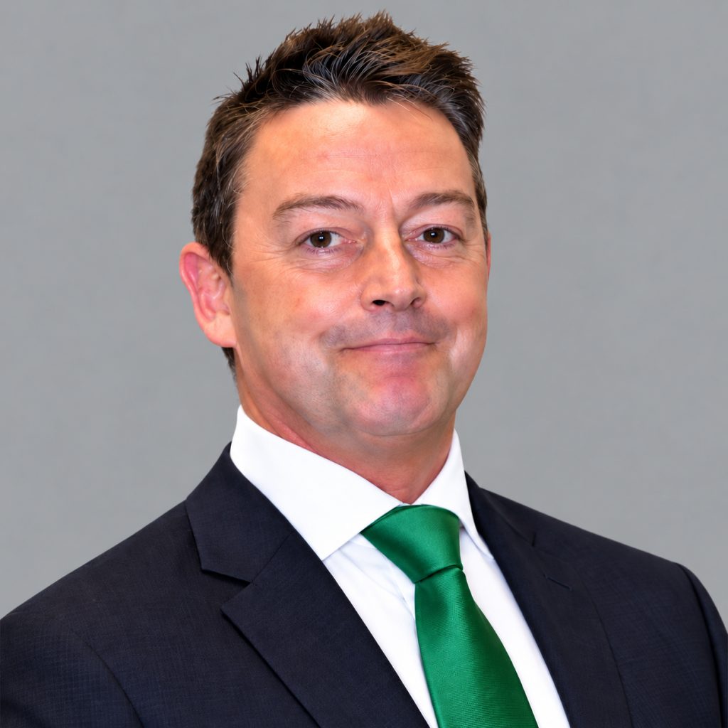 phil-cocker-green-tie